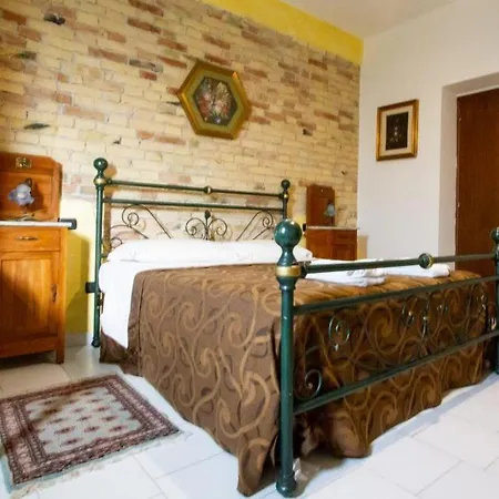 La Collinetta Farm stay *